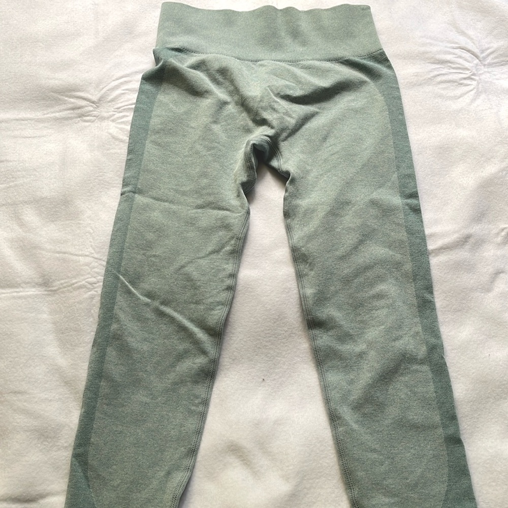 Light green leggings
